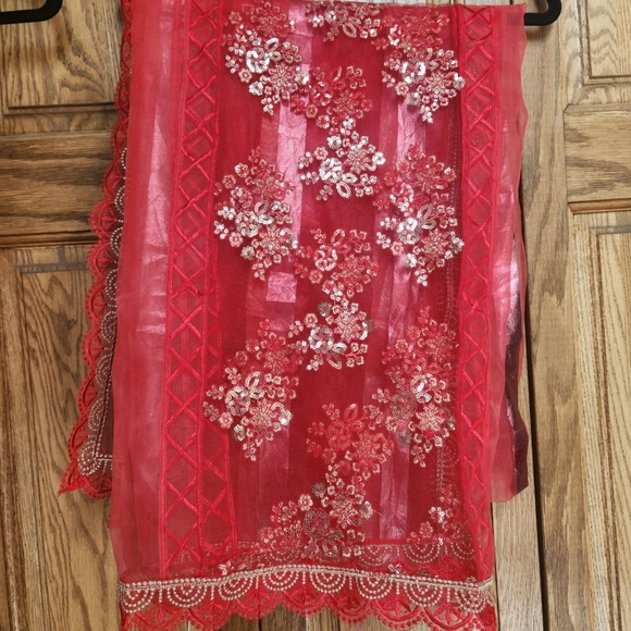 Maria b luxury lawn - Picture 3 of 5